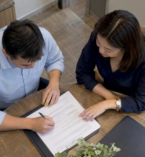 Seller signing an exclusive agency agreement