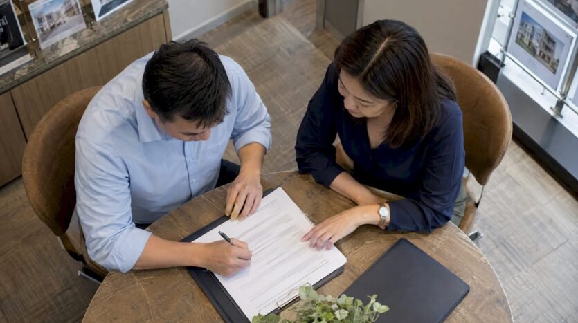 Seller signing an exclusive agency agreement